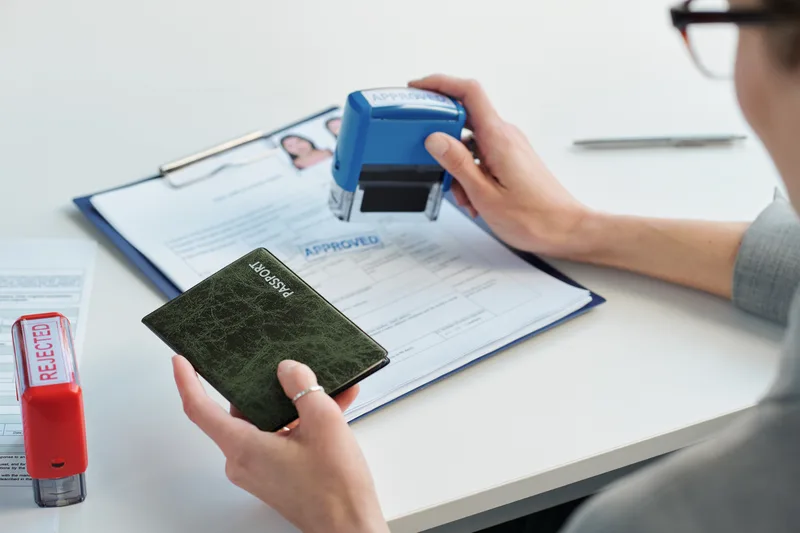 אשרת עבודה מסוג B/1 - המדריך המשפטי המקיף למעסיקים ולעובדים זרים בישראל